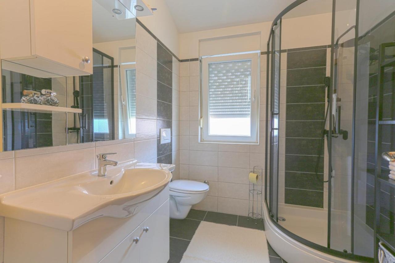 Appartamento Apartman M&A Pola Esterno foto