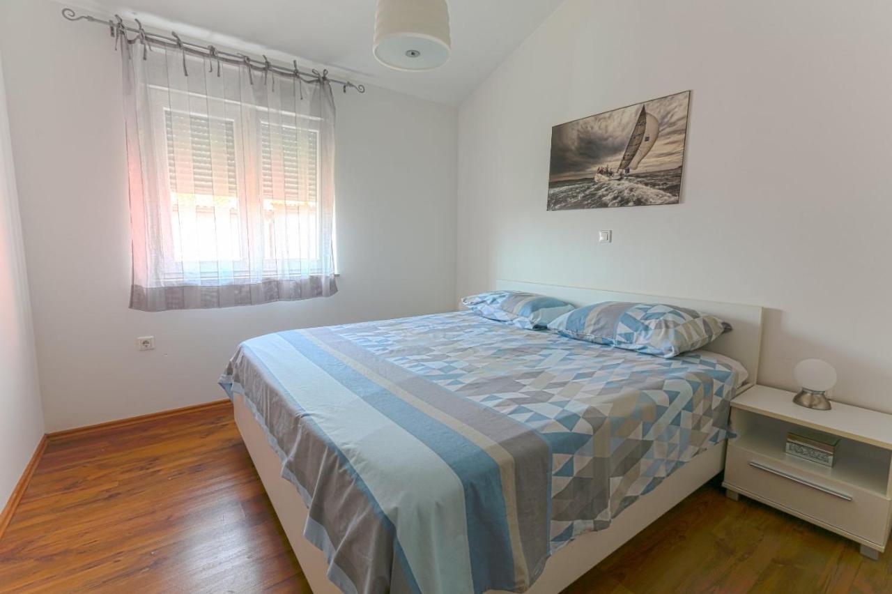 Appartamento Apartman M&A Pola Esterno foto