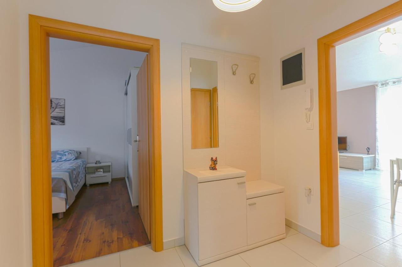 Appartamento Apartman M&A Pola Esterno foto