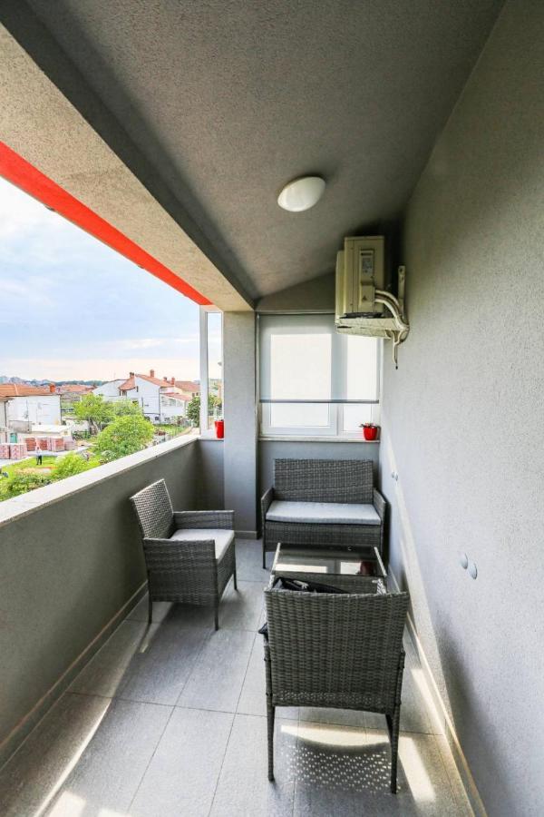 Appartamento Apartman M&A Pola Esterno foto