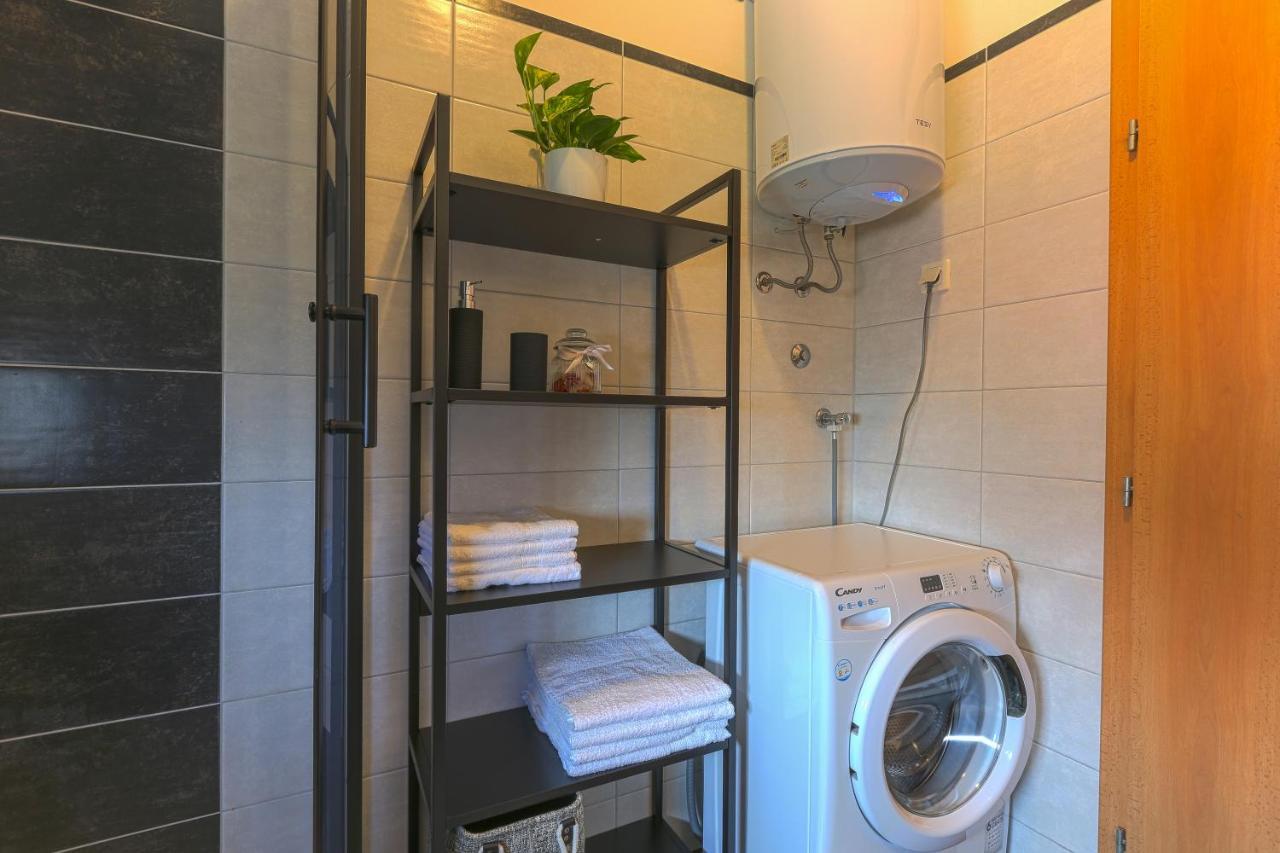 Appartamento Apartman M&A Pola Esterno foto